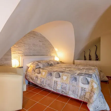 Standard Apartment *
